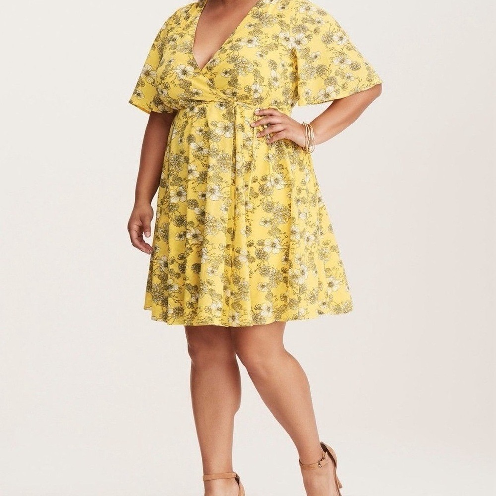 Torrid Georgette Floral‎ Print Wrap Dress Yellow Womens Plus Size 28